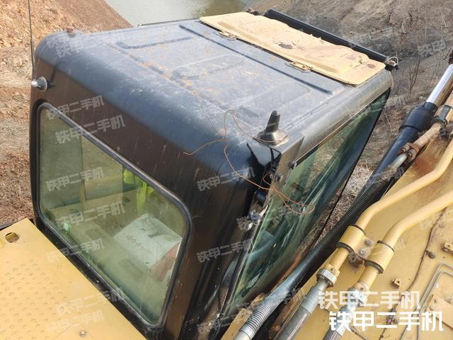 駕駛室頂部(整機外觀) 駕駛室頂部(整機外觀)