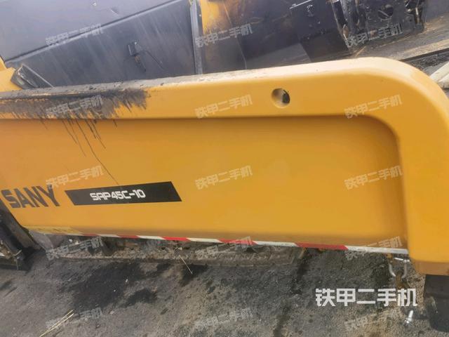 整機(jī)右側(cè)(設(shè)備外觀及核心部件) 整機(jī)右側(cè)(設(shè)備外觀及核心部件)