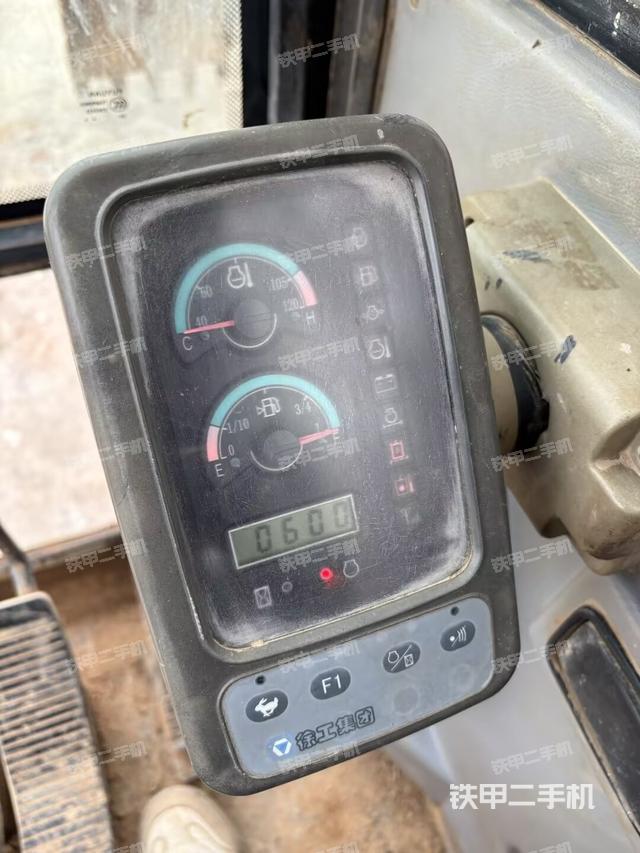 驾驶室整体(整机外观) 驾驶室整体(整机外观)