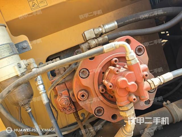 液壓泵艙室正面整體(整機外觀) 液壓泵艙室正面整體(整機外觀)