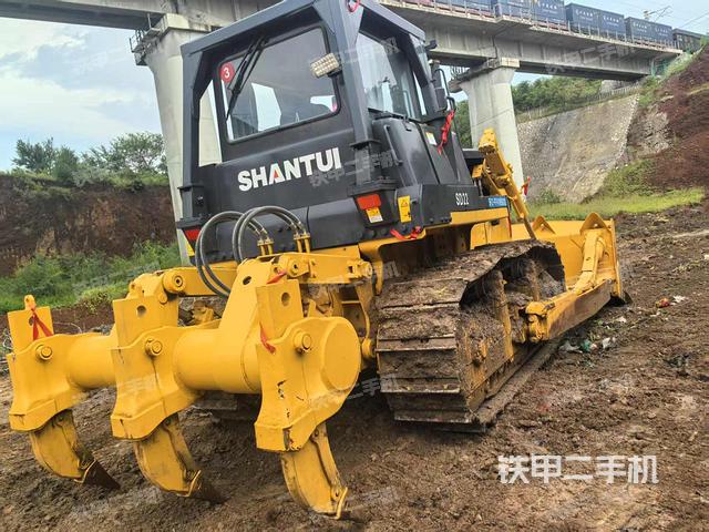 整機左側(cè)(設(shè)備外觀及核心部件) 整機左側(cè)(設(shè)備外觀及核心部件)