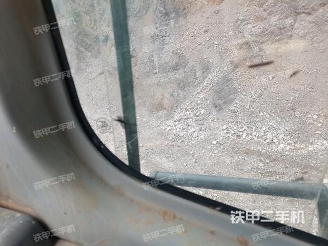 右側(cè)玻璃角標(biāo)(駕駛室部分) 右側(cè)玻璃角標(biāo)(駕駛室部分)