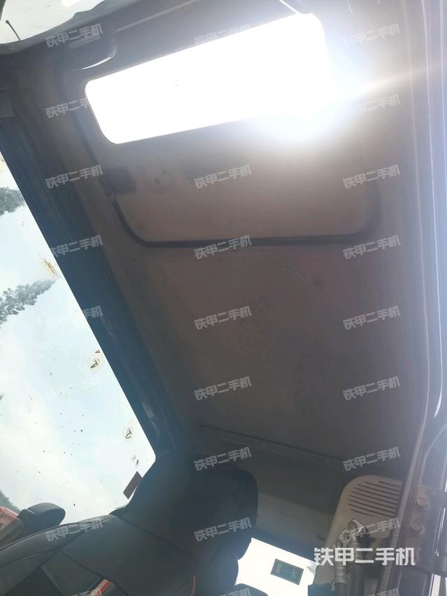 頂棚整體(駕駛室部分) 頂棚整體(駕駛室部分)