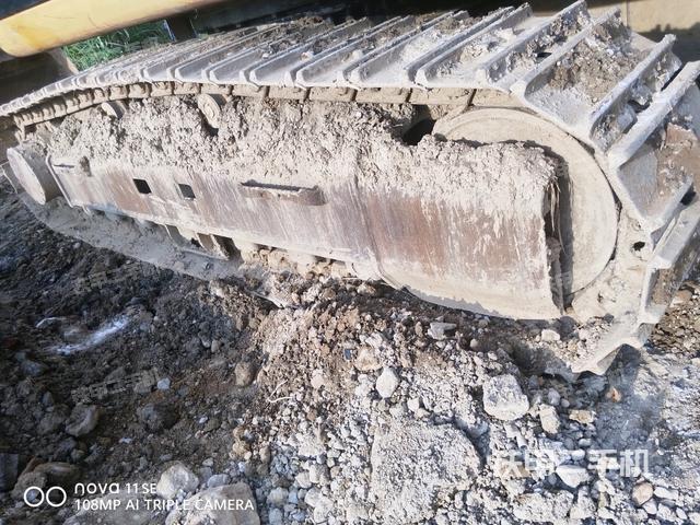 右側(cè)履帶整體(行走機(jī)構(gòu)) 右側(cè)履帶整體(行走機(jī)構(gòu))