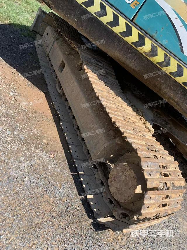 單側(cè)履帶整體(整機外觀) 單側(cè)履帶整體(整機外觀)