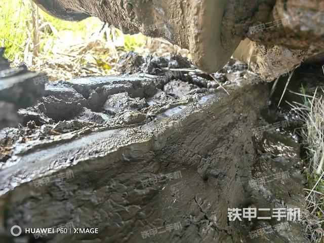 单侧履带整体(整机外观) 单侧履带整体(整机外观)