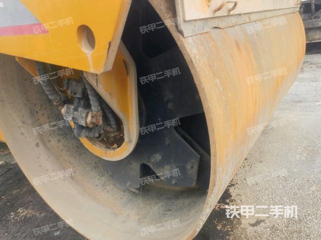 整機(jī)右側(cè)(設(shè)備外觀及核心部件) 整機(jī)右側(cè)(設(shè)備外觀及核心部件)