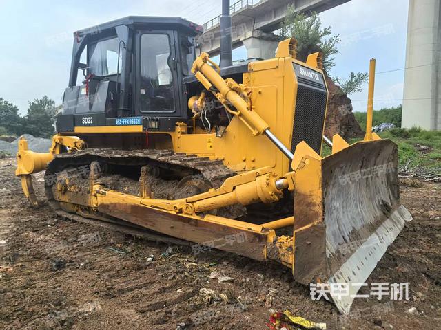 整機右側(cè)(設(shè)備外觀及核心部件) 整機右側(cè)(設(shè)備外觀及核心部件)