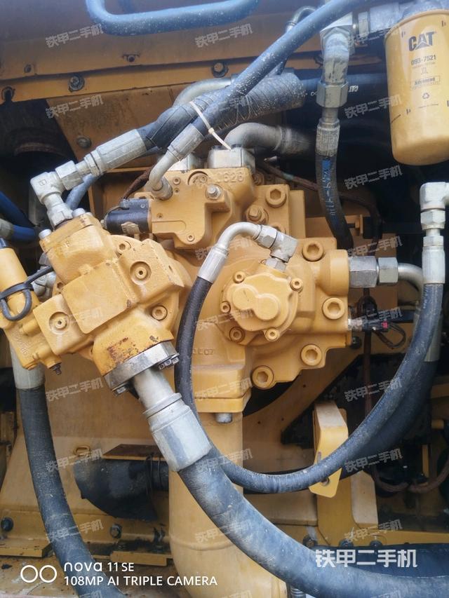 液壓泵斜45?右(大件艙室) 液壓泵斜45?右(大件艙室)