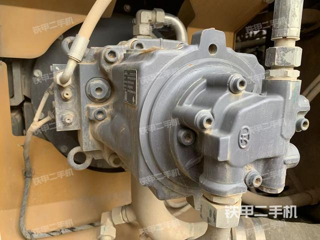 液壓泵艙室正面整體(整機(jī)外觀) 液壓泵艙室正面整體(整機(jī)外觀)