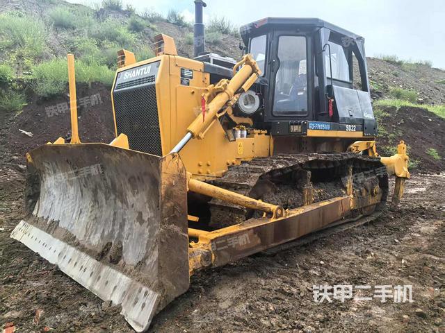 整機右后45°(設(shè)備外觀及核心部件) 整機右后45°(設(shè)備外觀及核心部件)