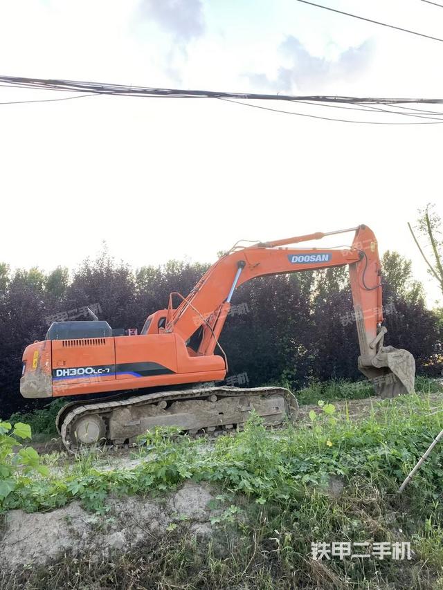 整机右后45°(整机外观) 整机右后45°(整机外观)