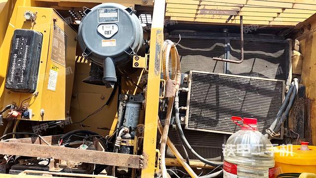 散熱器正面(大件艙室) 散熱器正面(大件艙室)