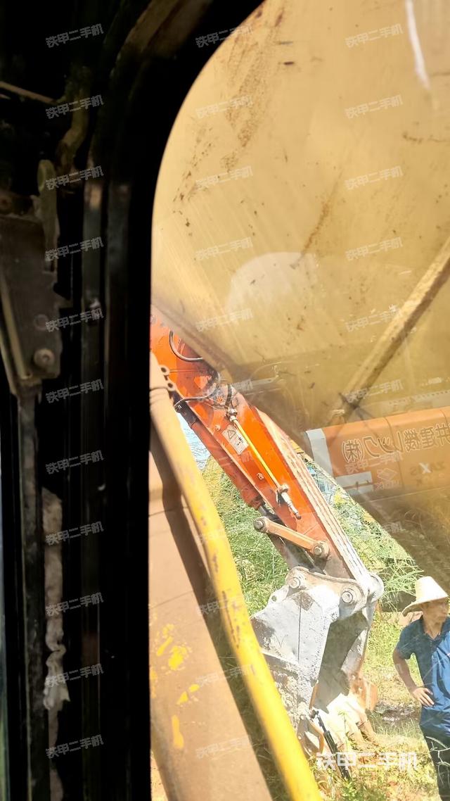 座椅后部(驾驶室部分) 座椅后部(驾驶室部分)