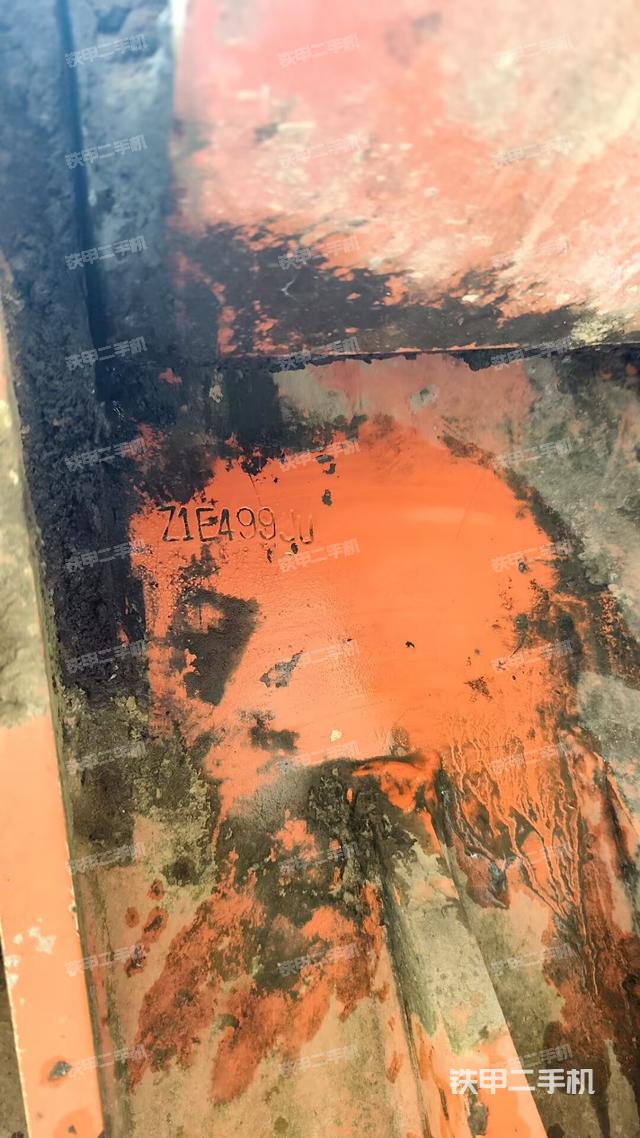 大臂整体 右侧(工作和回转装置) 大臂整体 右侧(工作和回转装置)