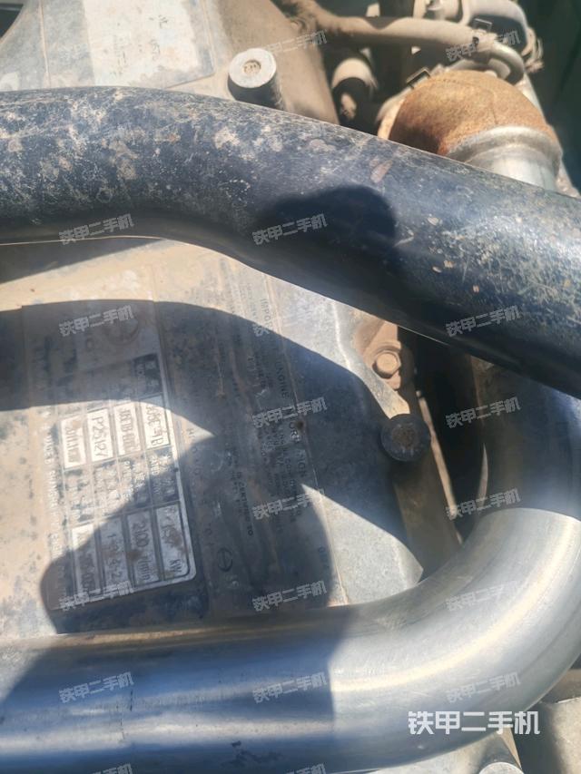 中央回轉(zhuǎn)接頭特寫(xiě)(上車部件) 中央回轉(zhuǎn)接頭特寫(xiě)(上車部件)