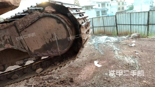 左側(cè)行走馬達蓋板(行走機構(gòu)) 左側(cè)行走馬達蓋板(行走機構(gòu))