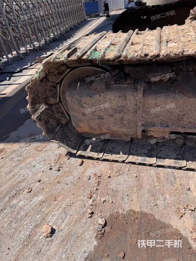 右側(cè)行走馬達(dá)蓋板(行走機(jī)構(gòu)) 右側(cè)行走馬達(dá)蓋板(行走機(jī)構(gòu))