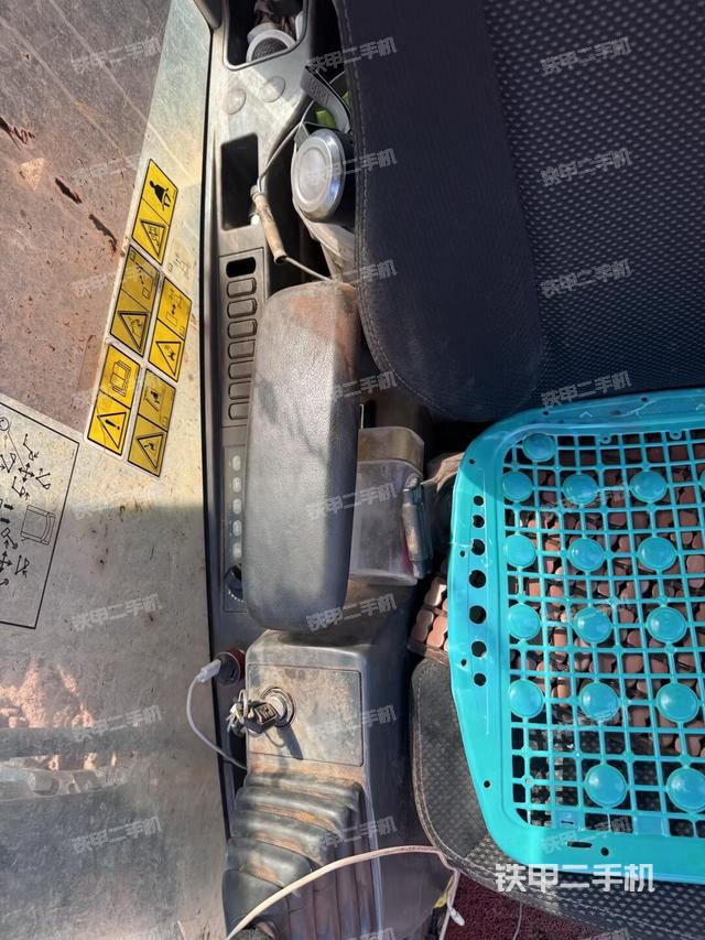 后窗玻璃角標(biāo)(駕駛室部分) 后窗玻璃角標(biāo)(駕駛室部分)