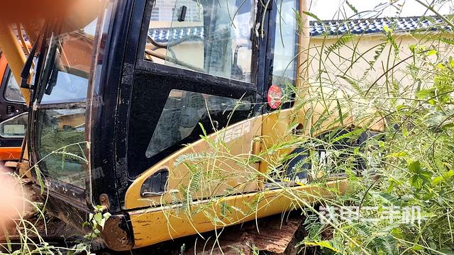 显示屏 (驾驶室部分) 显示屏 (驾驶室部分)