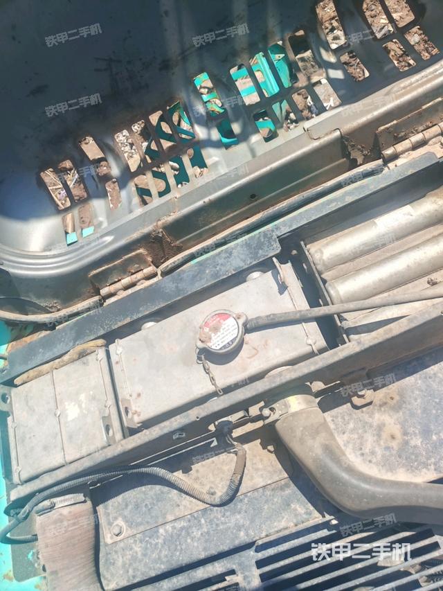 氣門室蓋螺絲特寫(xiě)(上車部件) 氣門室蓋螺絲特寫(xiě)(上車部件)