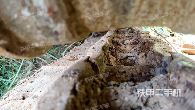 右导向轮(行走机构) 右导向轮(行走机构)