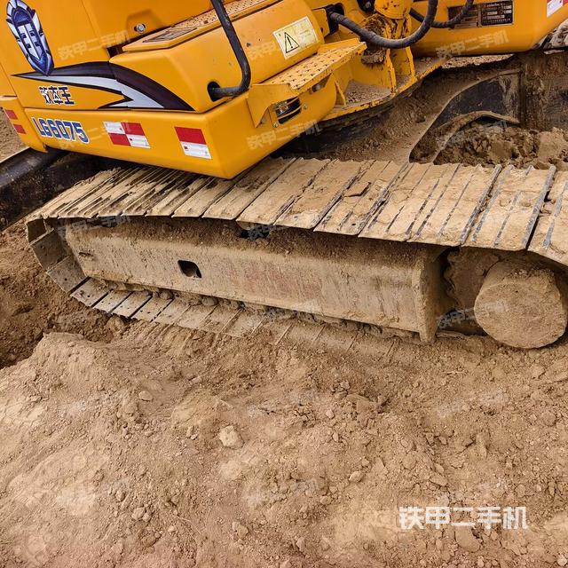 單側(cè)履帶整體（整機(jī)外觀）