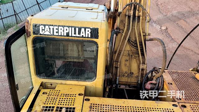 小臂整體右前(工作和回轉(zhuǎn)裝置) 小臂整體右前(工作和回轉(zhuǎn)裝置)