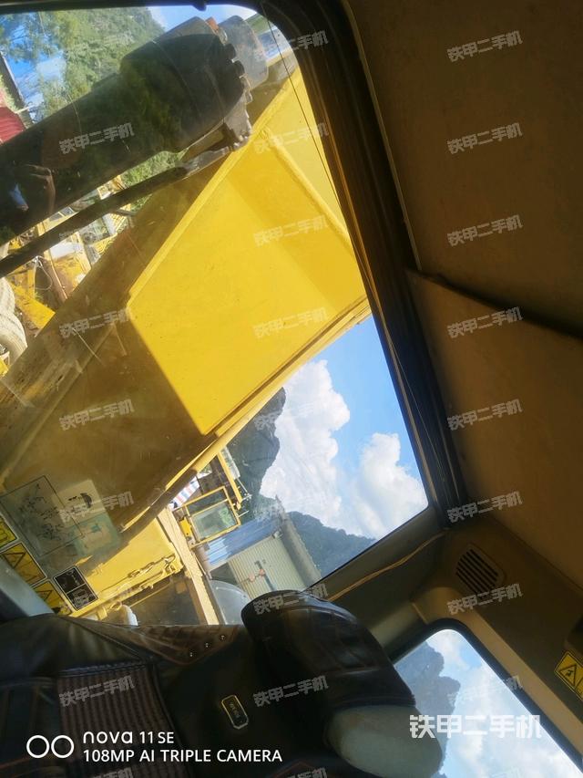 右侧玻璃角标(驾驶室部分) 右侧玻璃角标(驾驶室部分)