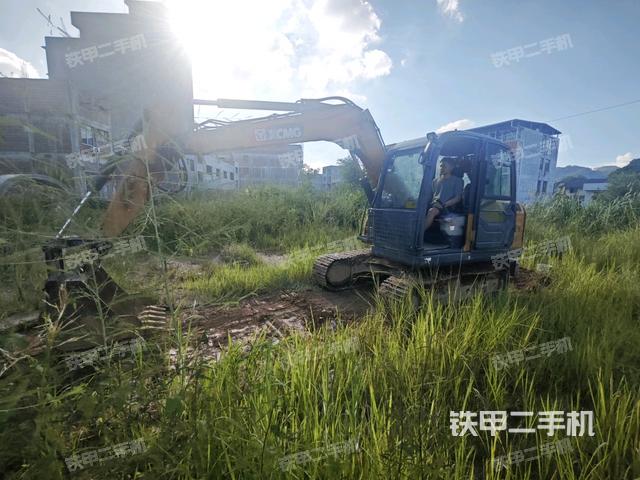 徐工XE80D挖掘機(jī)