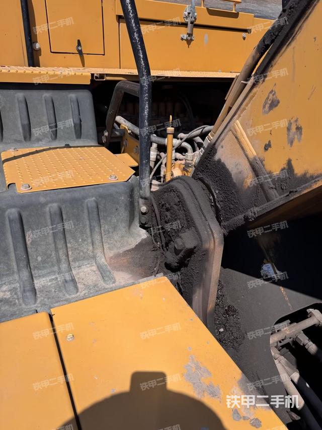 大臂根部 斜视（工作和回转装置）