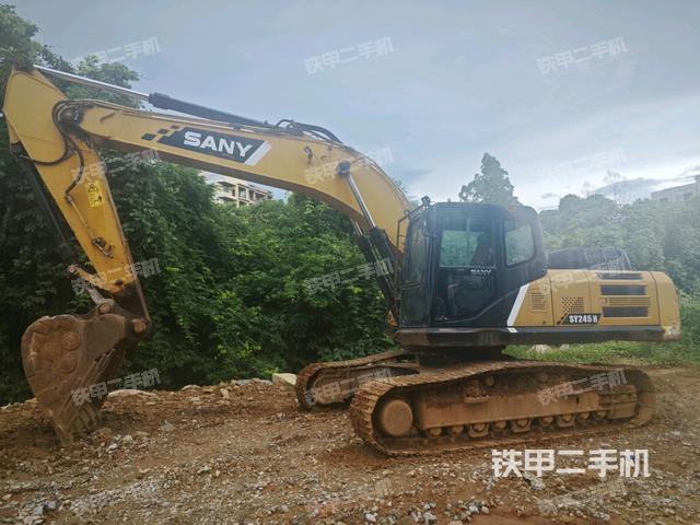 三一重工SY245H挖掘机