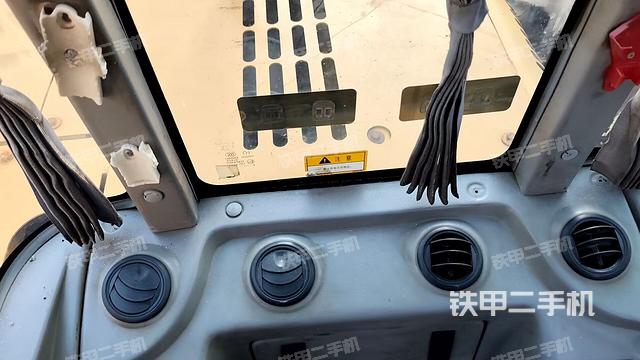 座椅右侧控制台/钥匙门/油门/含右手柄（驾驶室部分）