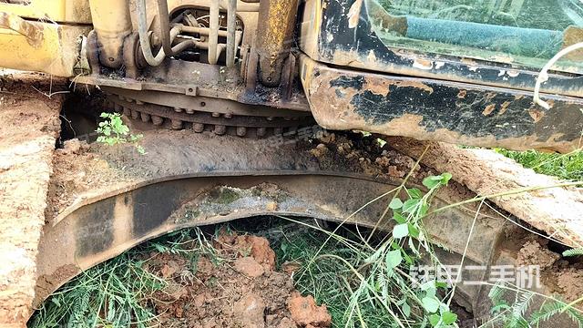 大臂背部俯视(工作和回转装置) 大臂背部俯视(工作和回转装置)