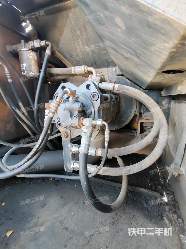 液壓泵斜45?左(大件艙室) 液壓泵斜45?左(大件艙室)