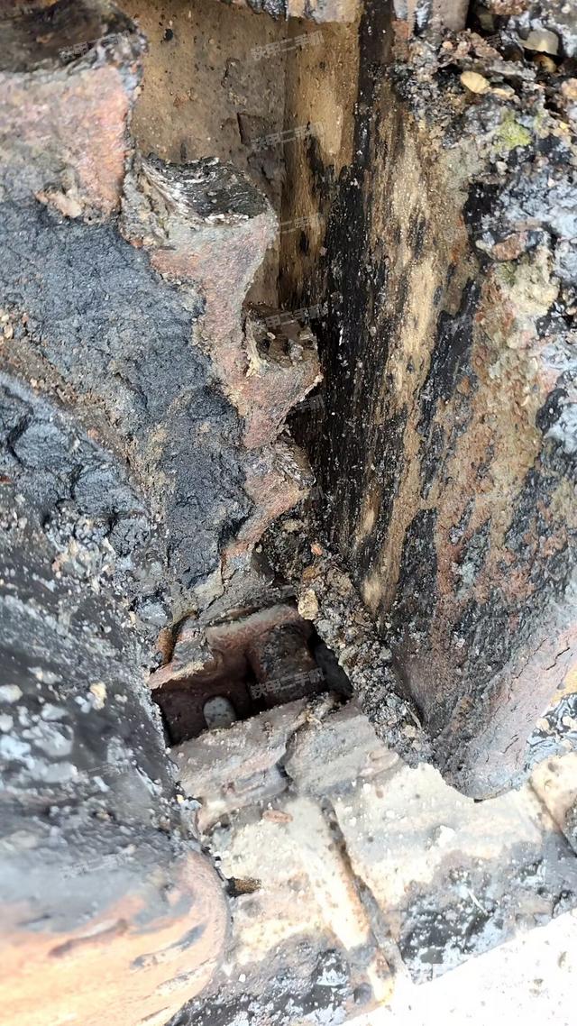 右驱动轮(行走机构) 右驱动轮(行走机构)