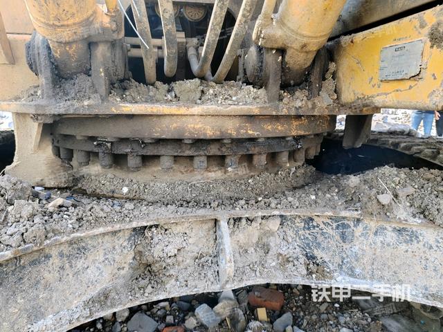 轉(zhuǎn)盤和下車架正前(工作和回轉(zhuǎn)裝置) 轉(zhuǎn)盤和下車架正前(工作和回轉(zhuǎn)裝置)