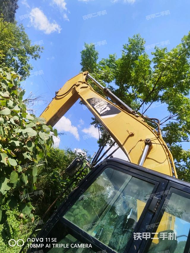 大臂整体 右侧(工作和回转装置) 大臂整体 右侧(工作和回转装置)