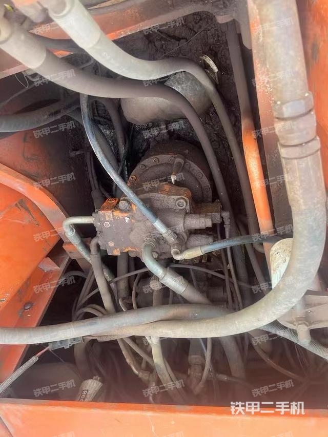 單側(cè)履帶整體（整機(jī)外觀）