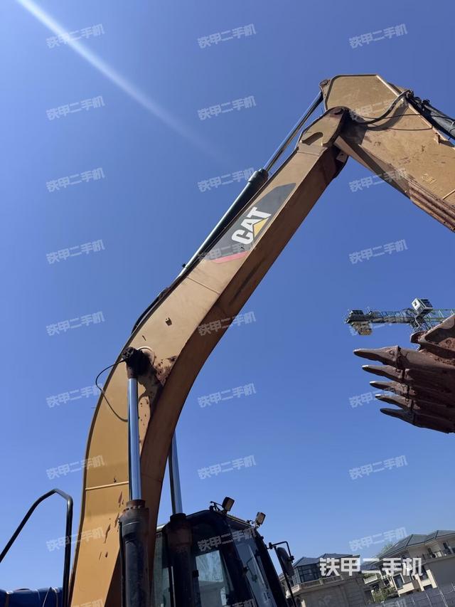 大臂整體?右側(cè)(工作和回轉(zhuǎn)裝置) 大臂整體?右側(cè)(工作和回轉(zhuǎn)裝置)