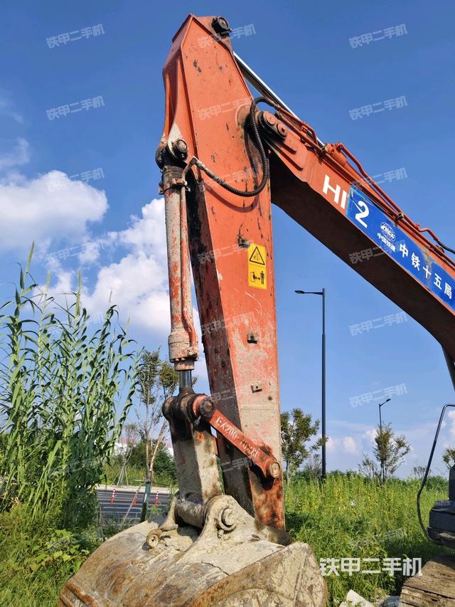 小臂整體左后(工作和回轉(zhuǎn)裝置) 小臂整體左后(工作和回轉(zhuǎn)裝置)