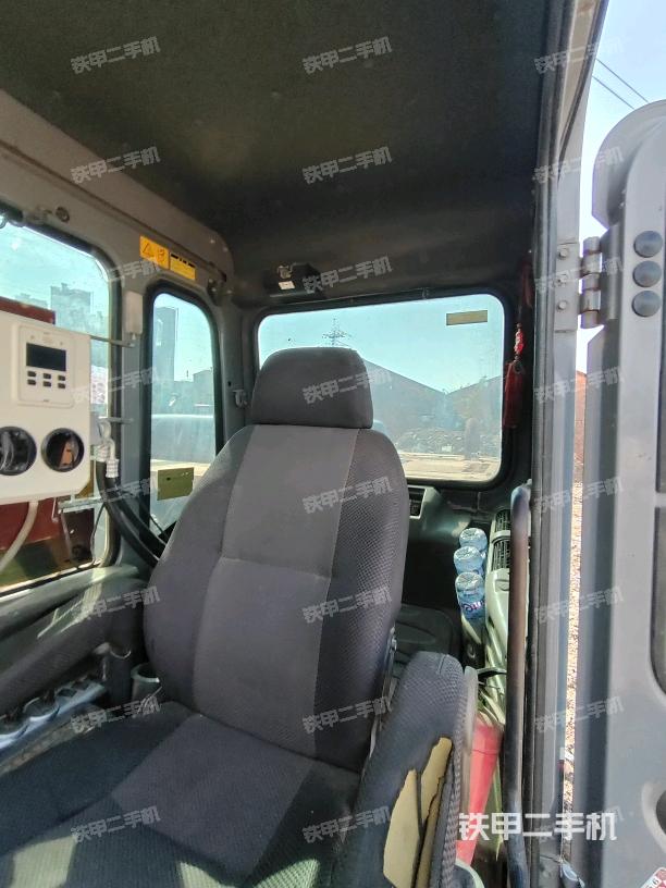 后窗玻璃角標(biāo)(駕駛室部分) 后窗玻璃角標(biāo)(駕駛室部分)