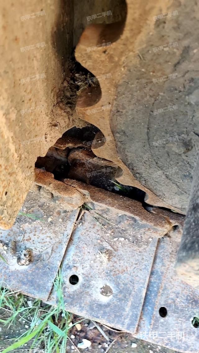 左侧行走马达盖板（行走机构）