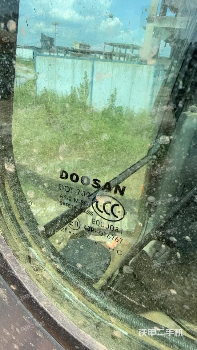 驾驶室整体（整机外观）