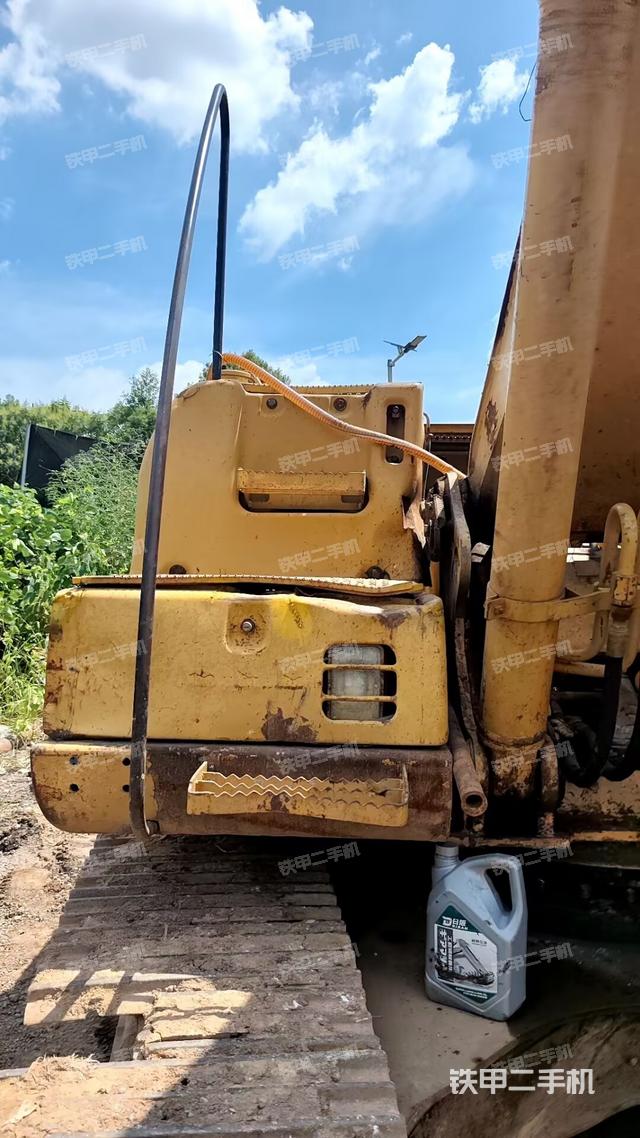 大臂油缸整體?豎拍(工作和回轉(zhuǎn)裝置) 大臂油缸整體?豎拍(工作和回轉(zhuǎn)裝置)