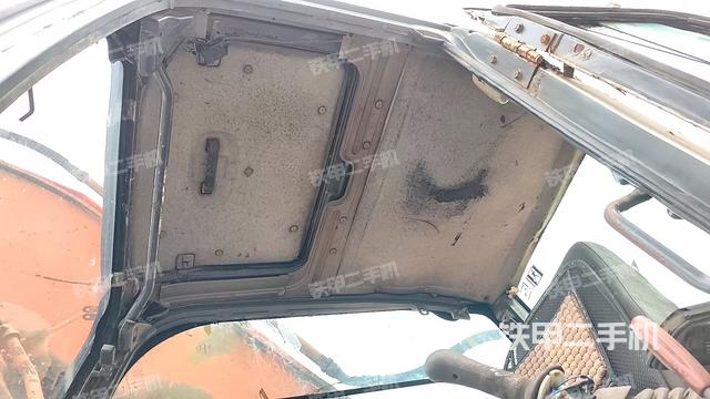 座椅左侧控制台/音响/含左手柄(驾驶室部分) 座椅左侧控制台/音响/含左手柄(驾驶室部分)