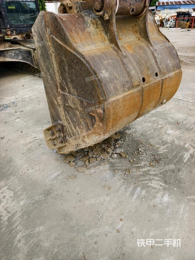 鏟斗45度(工作和回轉(zhuǎn)裝置) 鏟斗45度(工作和回轉(zhuǎn)裝置)