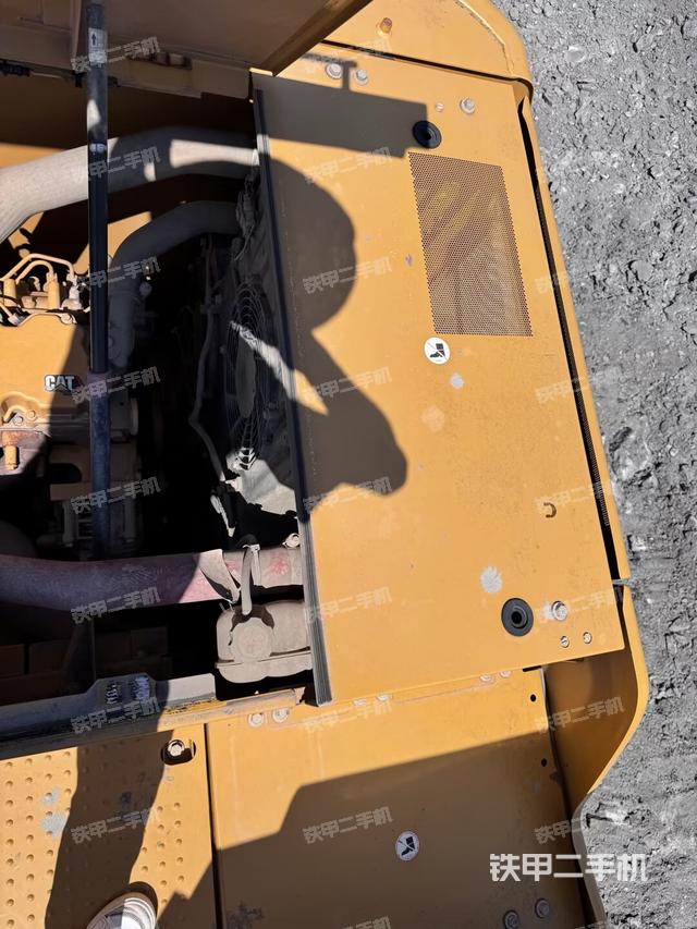 发动机室（上车部件）