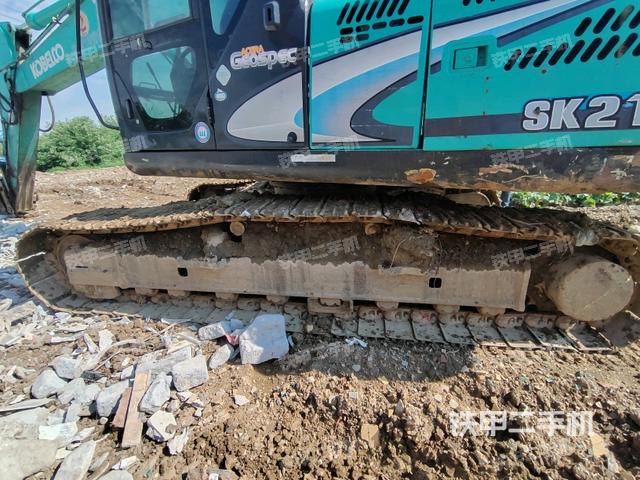 右側(cè)行走馬達(dá)蓋板(行走機(jī)構(gòu)) 右側(cè)行走馬達(dá)蓋板(行走機(jī)構(gòu))