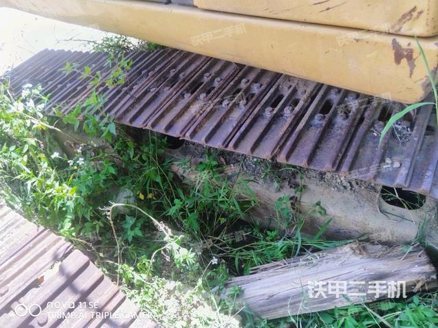 左导向轮(行走机构) 左导向轮(行走机构)